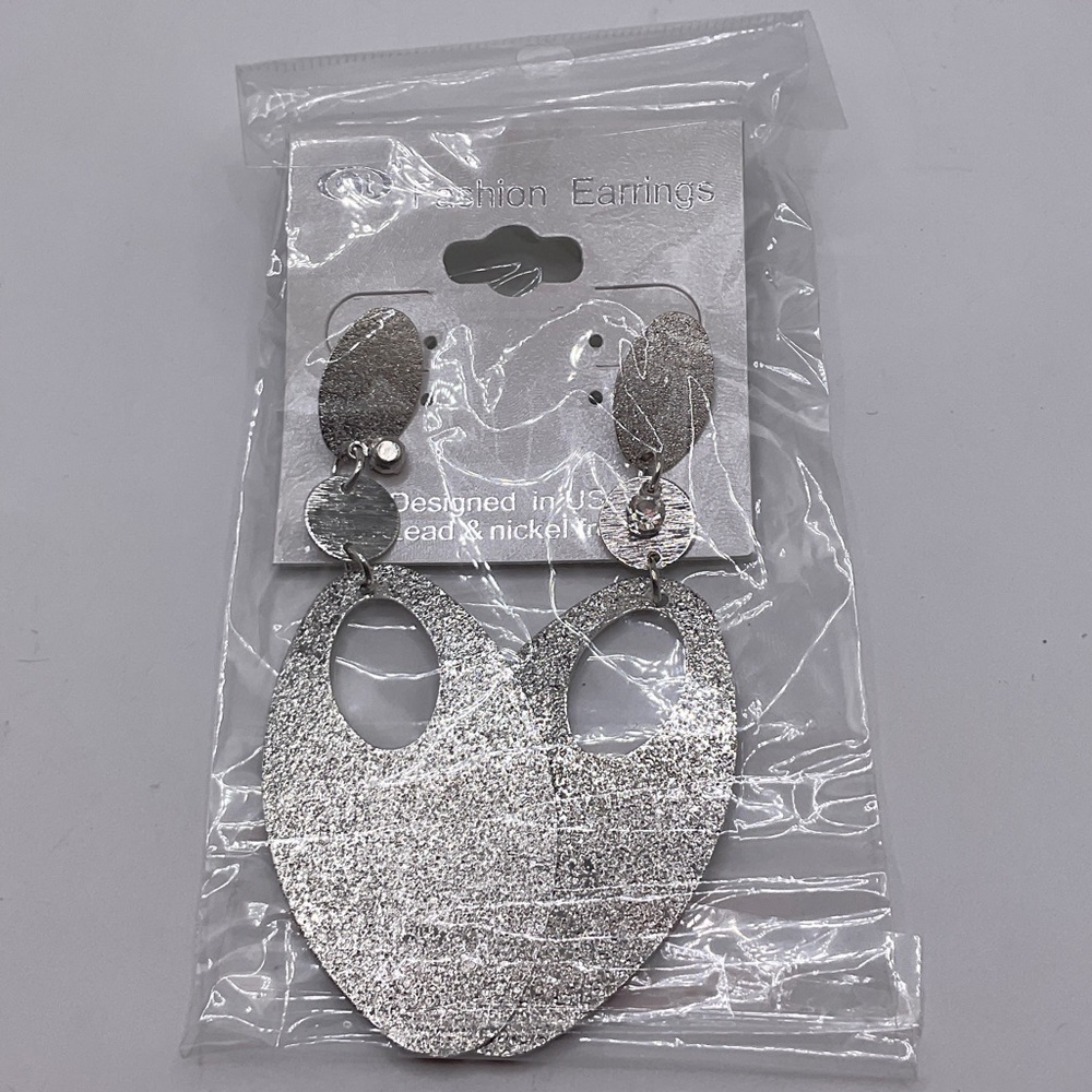 NWT Shimmering Silver Leaf Earrings